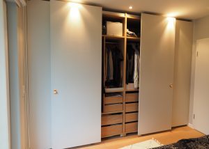 Kleiderschrank mit Schiebetüren von der Tischlerei Hamburger Möbel