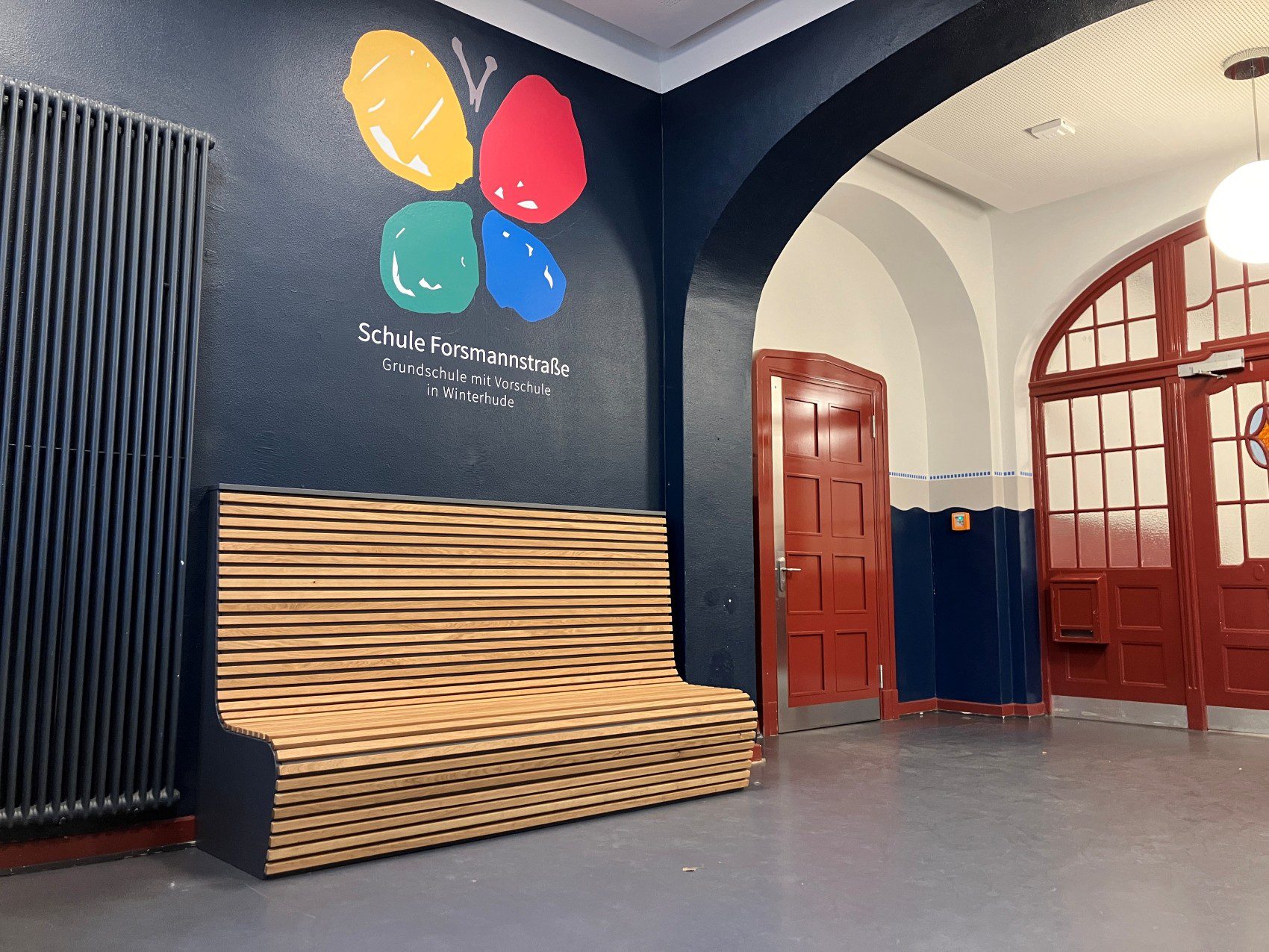 Bequeme Sitzbank mit Leisten